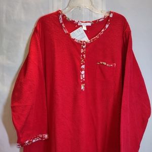 Women's NWOT Robe k67